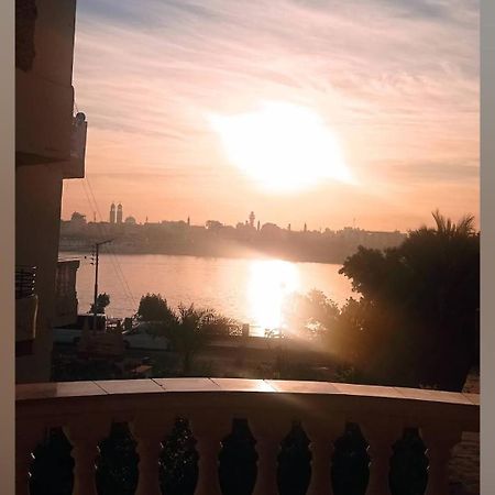 Ferienwohnung Nile Sunrise Flats Luxor Exterior foto