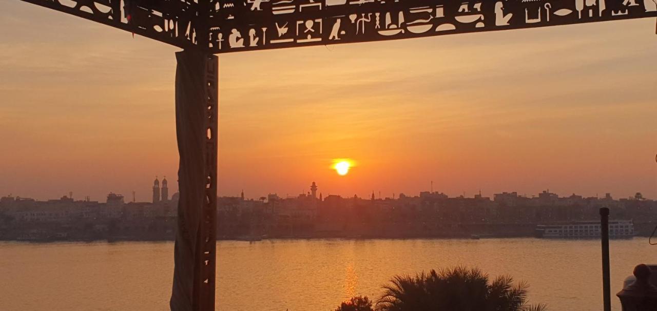 Ferienwohnung Nile Sunrise Flats Luxor Exterior foto