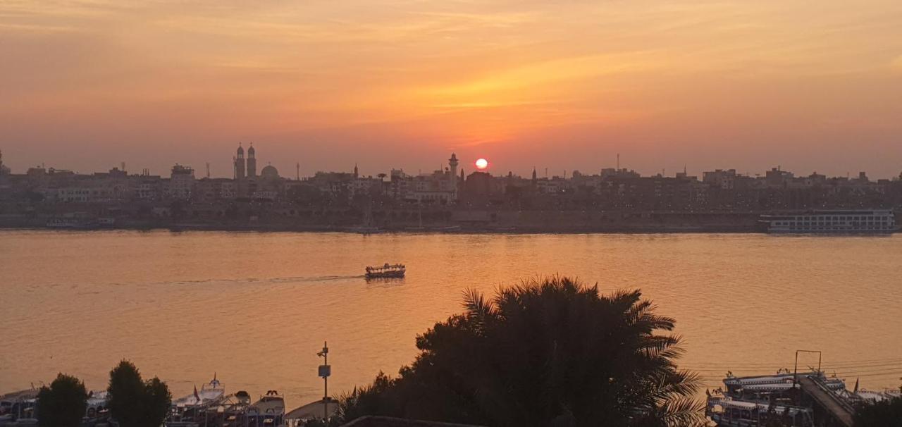 Ferienwohnung Nile Sunrise Flats Luxor Exterior foto