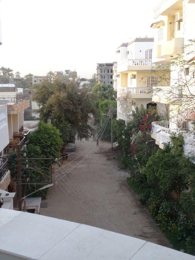 Ferienwohnung Nile Sunrise Flats Luxor Exterior foto